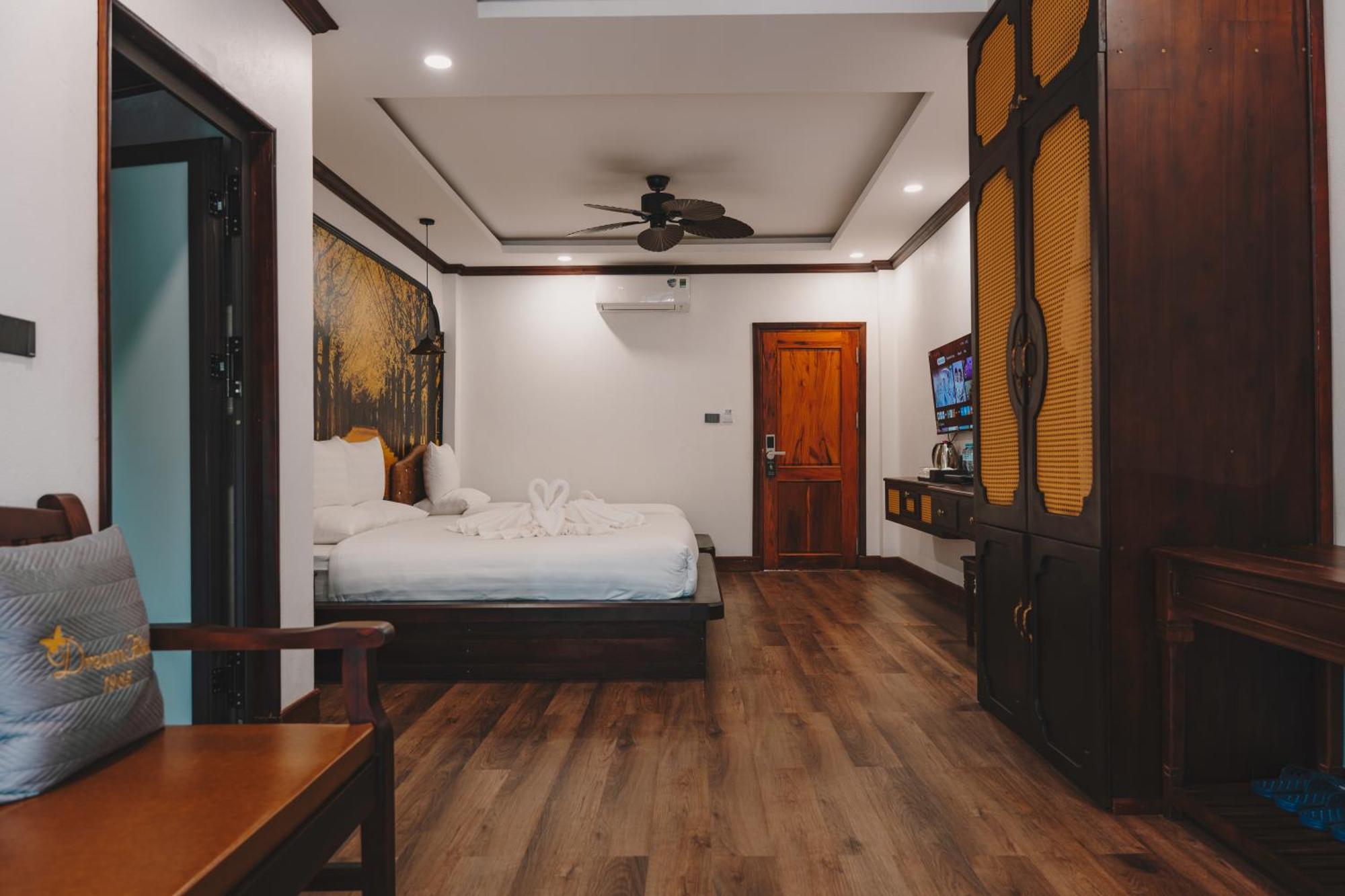 Dream 1985 Hotel Luang Prabang Buitenkant foto
