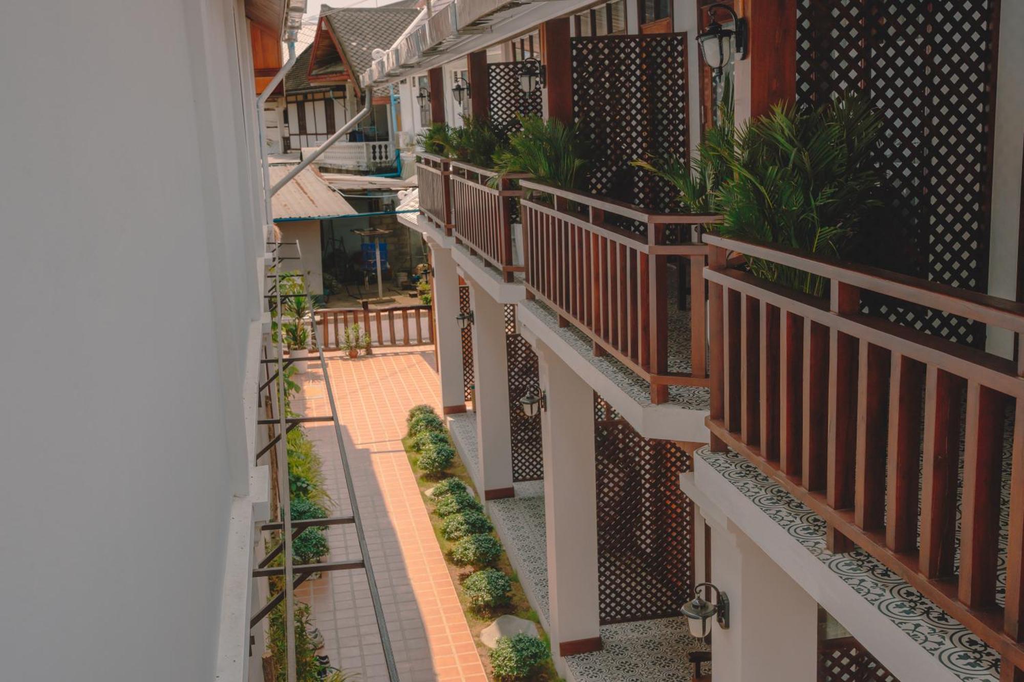Dream 1985 Hotel Luang Prabang Buitenkant foto