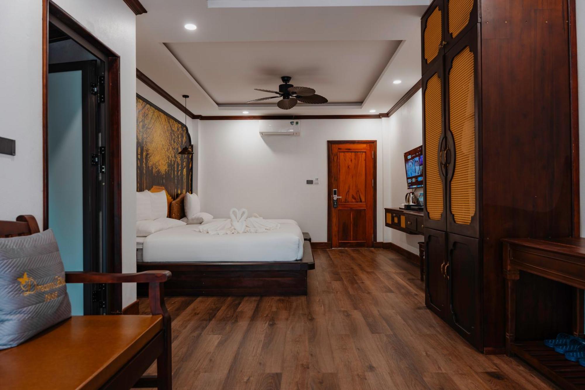 Dream 1985 Hotel Luang Prabang Buitenkant foto